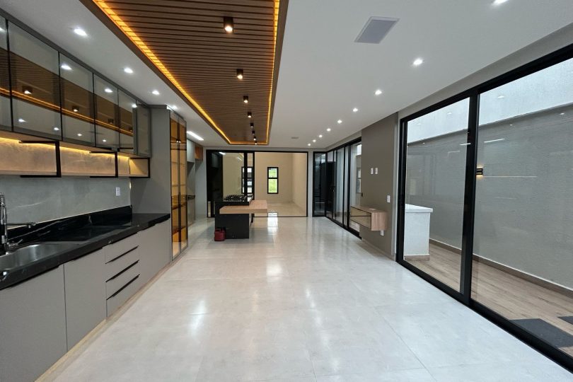 WhatsApp Image 2025-05-07 at 16.27.27