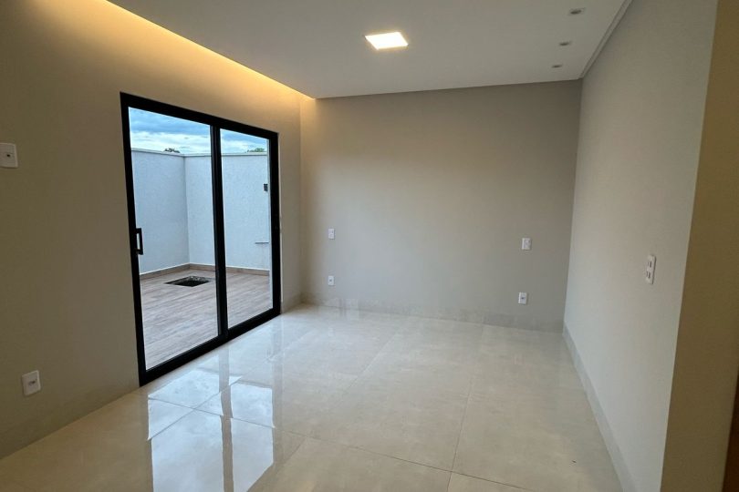 WhatsApp Image 2025-05-07 at 16.27.28 (2)