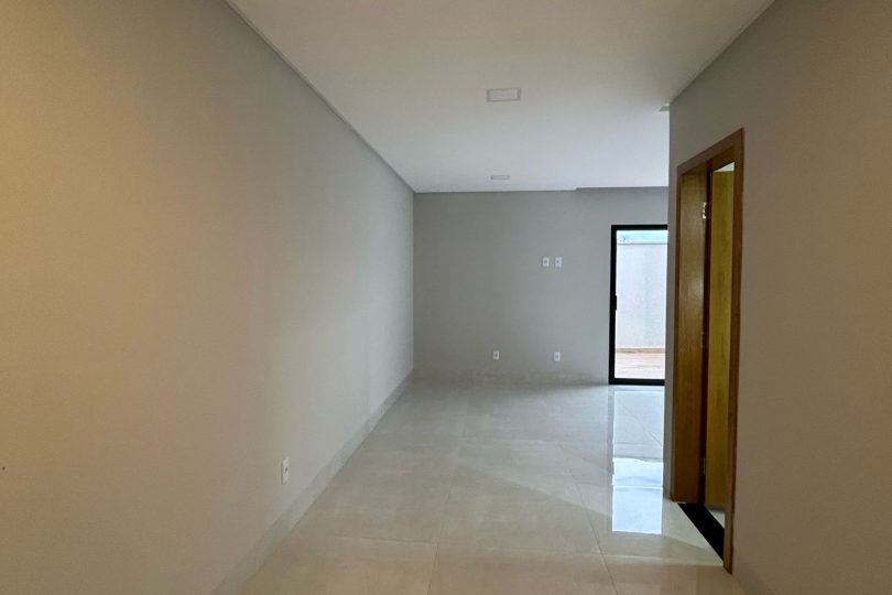 WhatsApp Image 2025-05-07 at 16.27.28 (3)