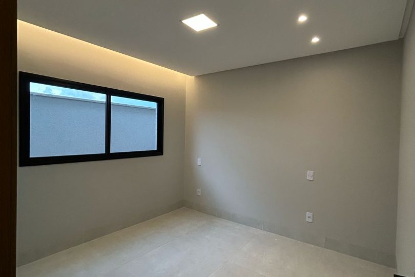 WhatsApp Image 2025-05-07 at 16.27.29 (3)