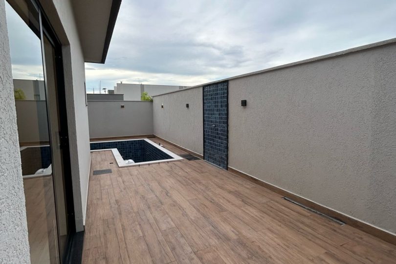 WhatsApp Image 2025-05-07 at 16.27.29