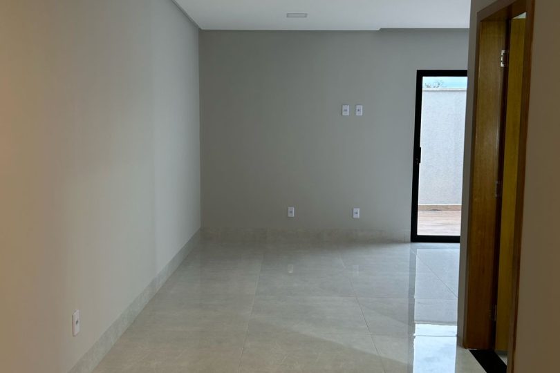 WhatsApp Image 2025-05-07 at 16.27.31 (1)