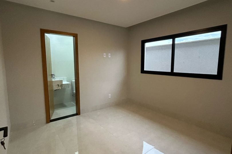 WhatsApp Image 2025-05-07 at 16.27.31